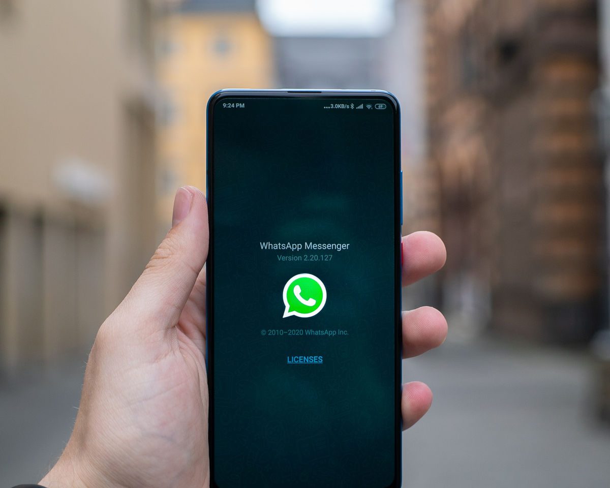 Smartphone mit WhatsApp